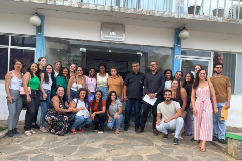 Cuidadores de Creche, com apoio do SINDSEMB, cobram cumprimento da Lei nº 15.326